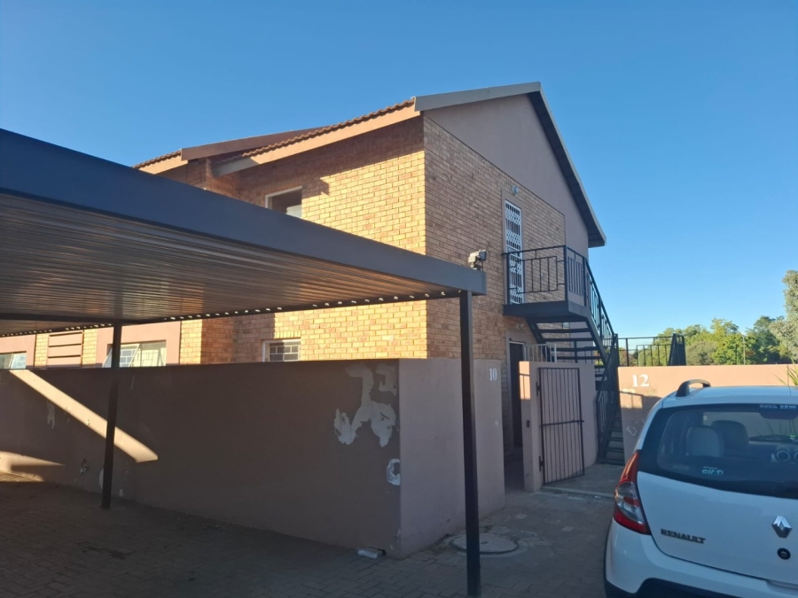 2 Bedroom Property for Sale in Pellissier Free State